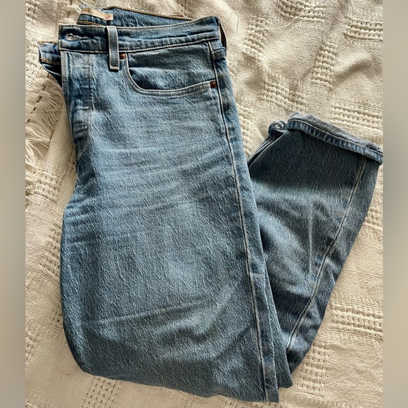 Levi’s wedgie tapered jeans light wash - Picture 2 of 5